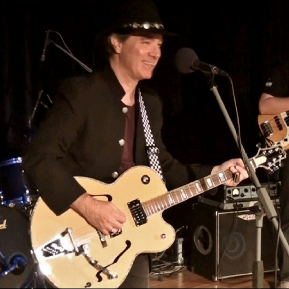Gerry Joe Weise and Rockingham custom archtop jazz guitar. Australian guitarist.