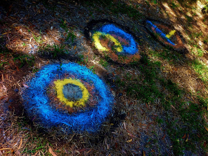 Gerry Joe Weise, Land Art, Quantum Circles, Ground Painting, nature-friendly pigments, Coffs Creek, Australia, 2016.