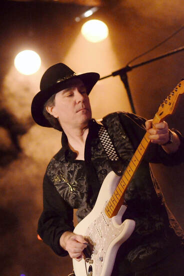 Gerry Joe Weise, Australian blues rock guitarist.